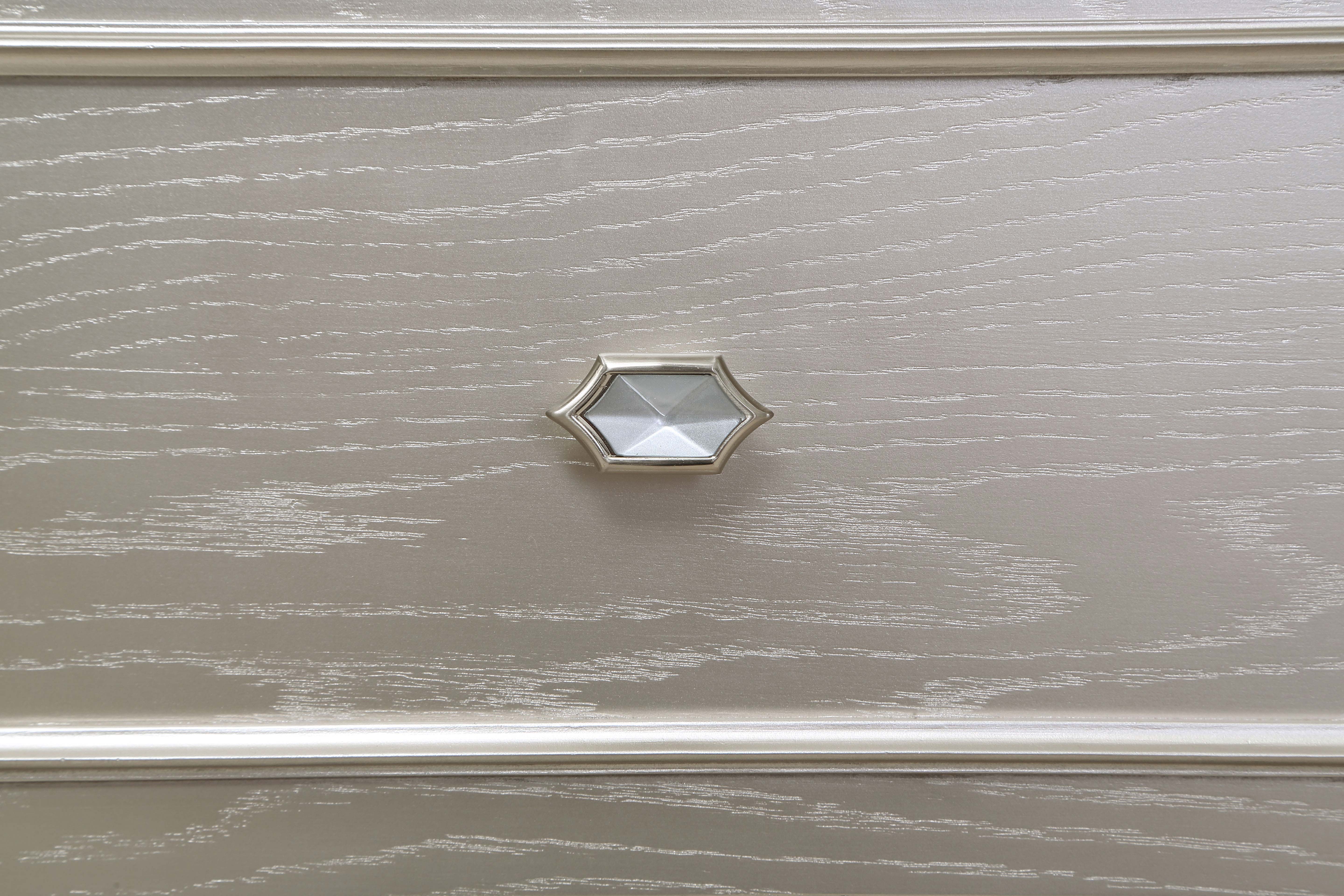 Evangeline 6-drawer Bedroom Chest Silver Oak - Image 11