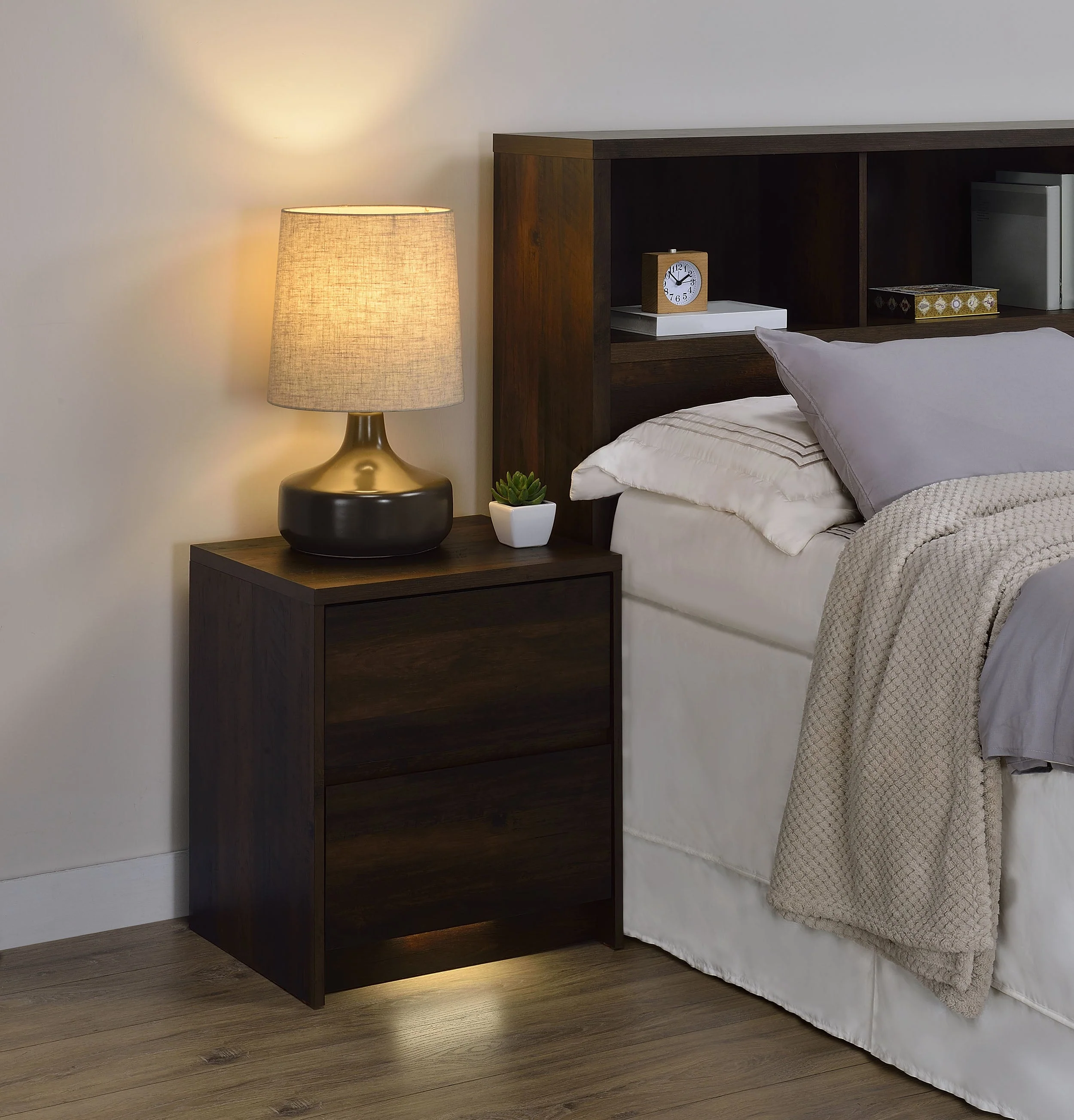 Westpark 2-drawer Nightstand LED s and USB - Image 11