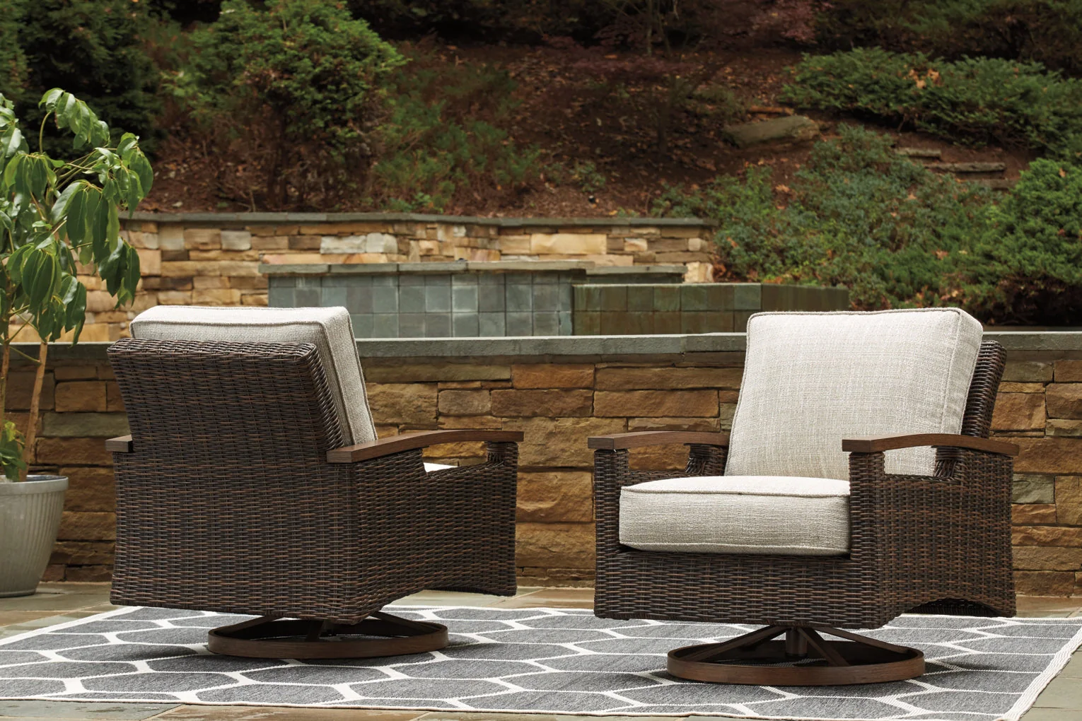 Paradise Trail Outdoor Seating - Image 18