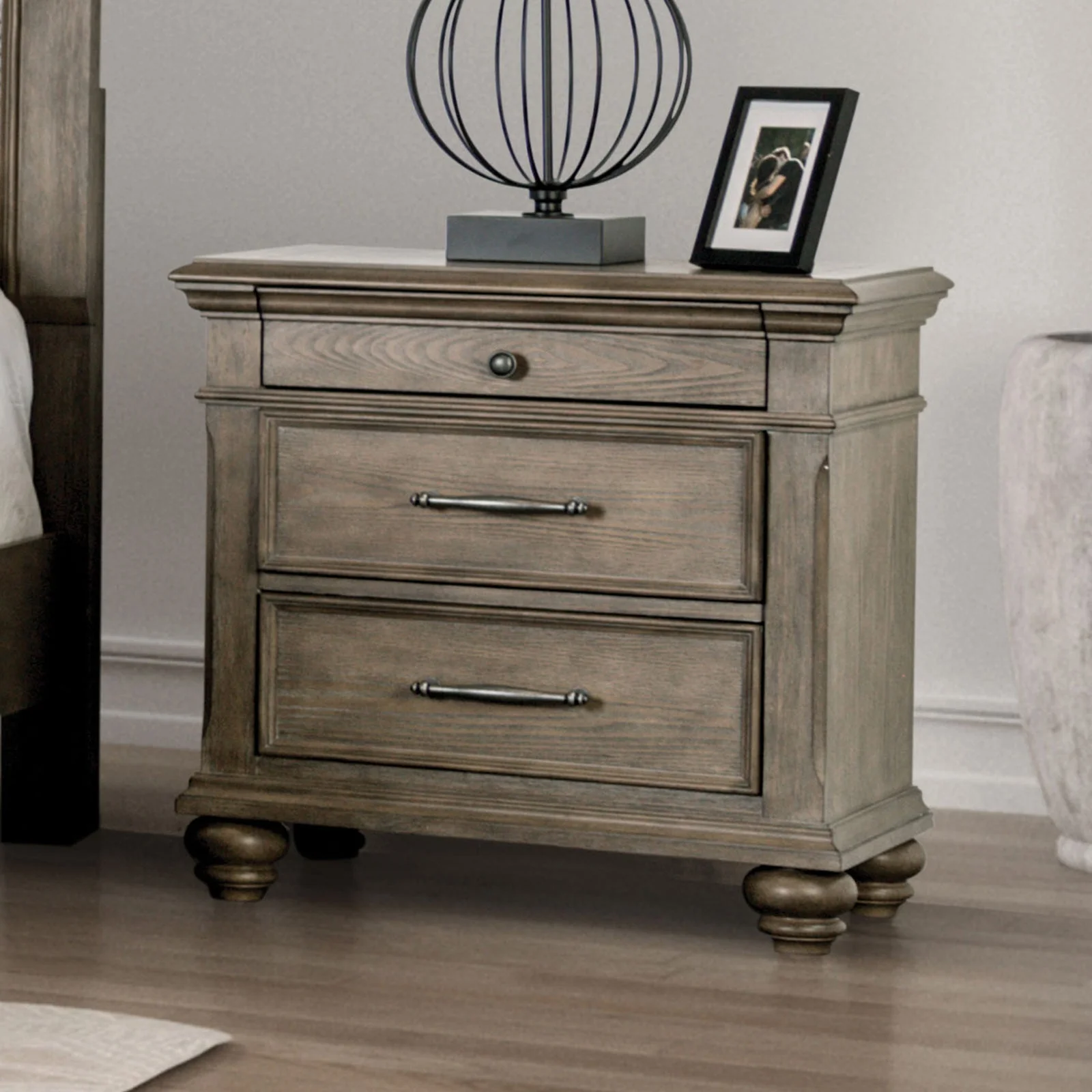 Philomath Aged Oak 5 Pc. Queen Bedroom Set w/ Chest - Image 8