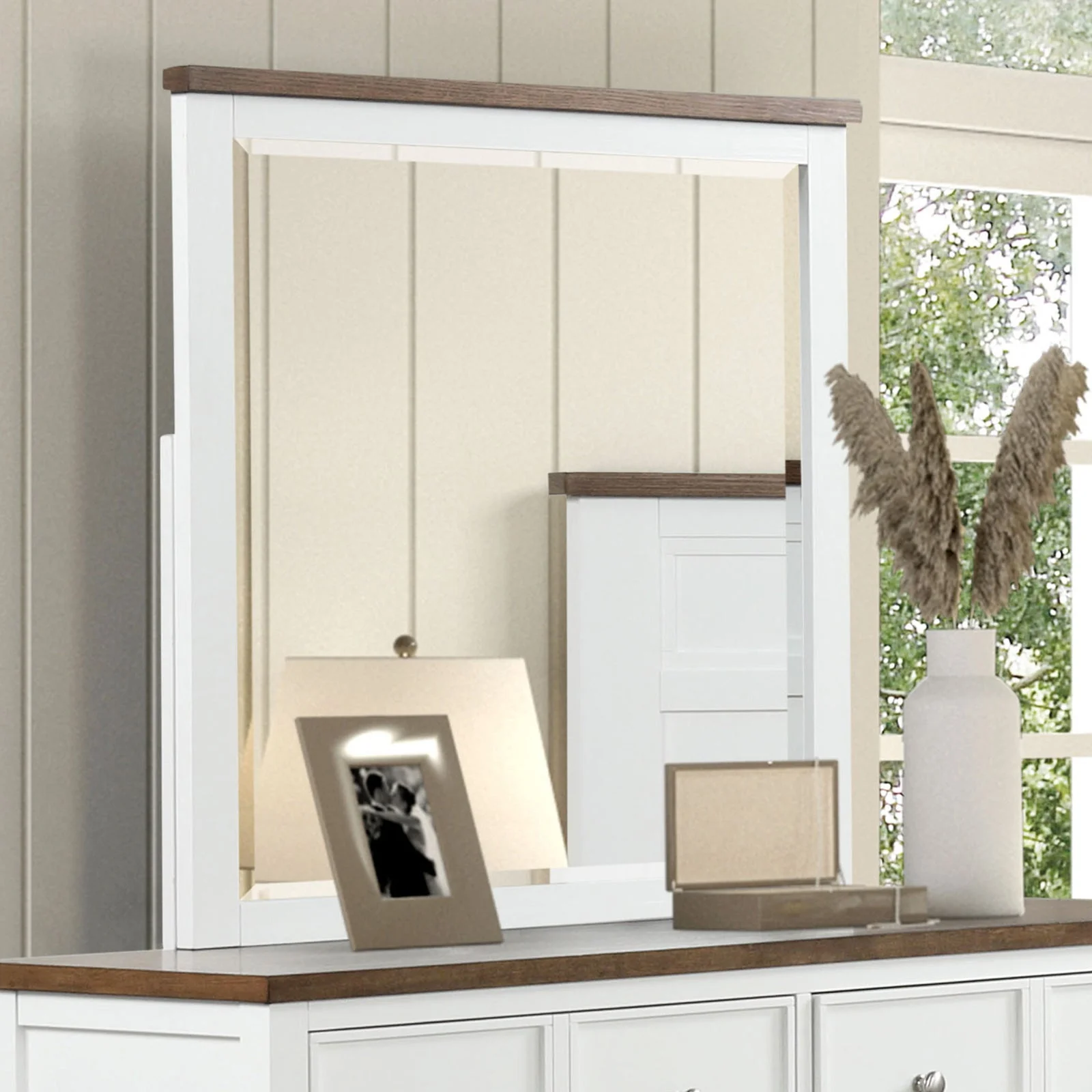 Pinetop White Twin 4 Piece Bedroom Set - Image 3
