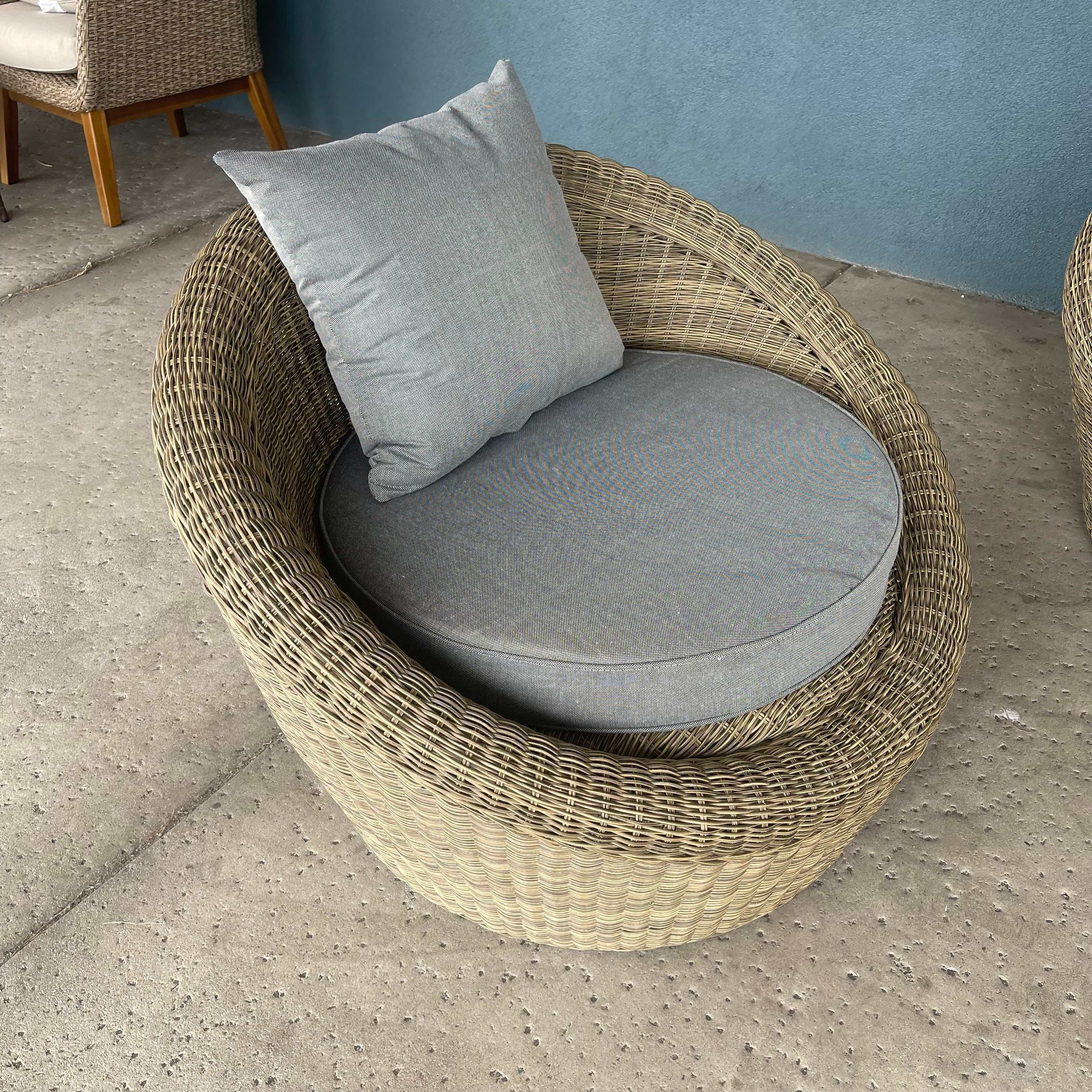 Pismo Gray Outdoor Seating Group w/ Coffee Table / 4pc - Image 8