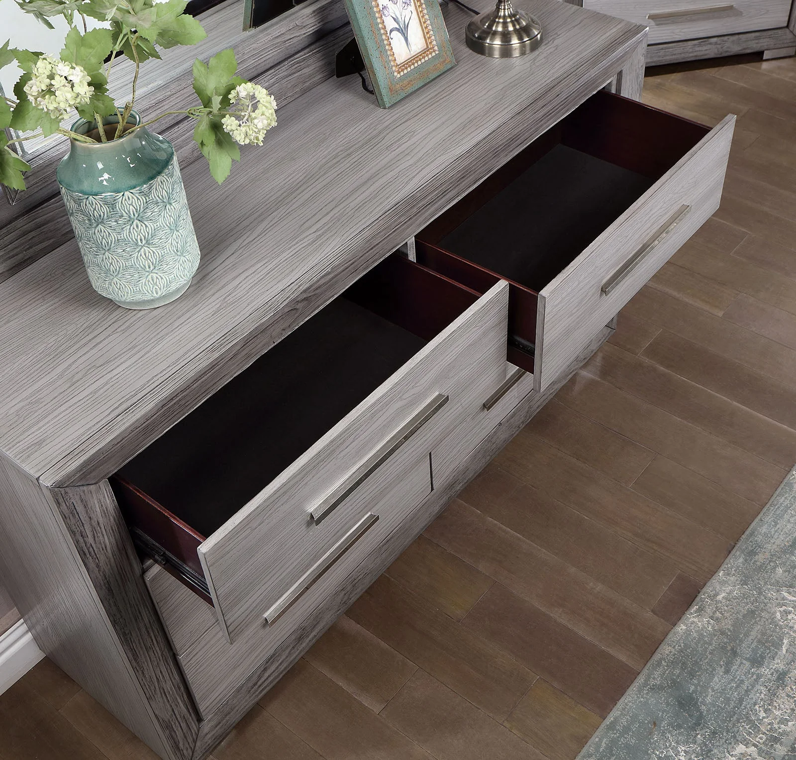 Raiden Gray 4 Pc. Queen Bedroom Set - Image 6