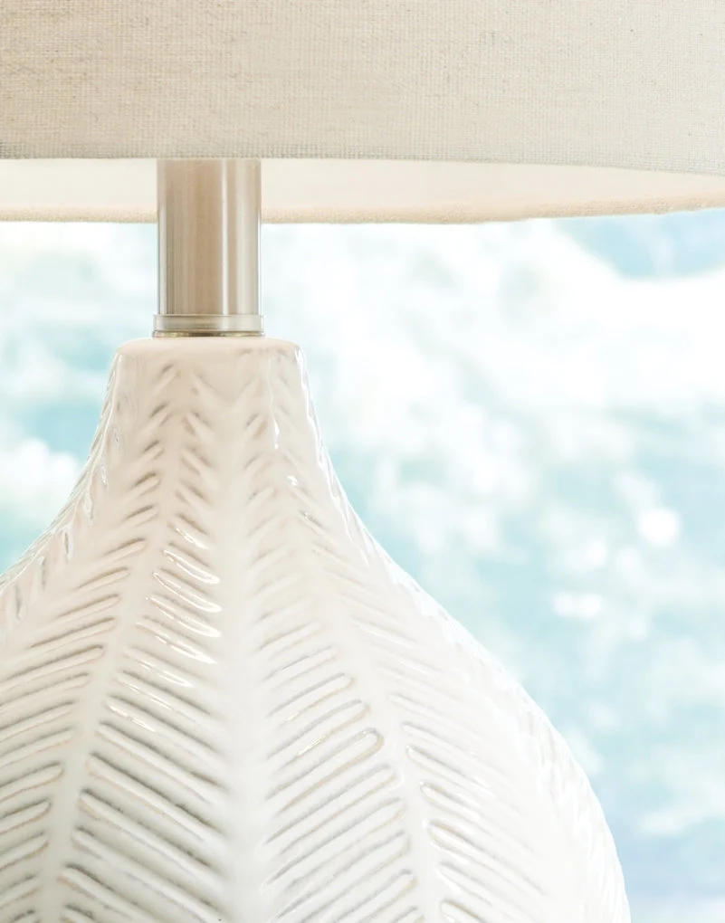 Rainermen Ceramic Table Lamp - Image 3