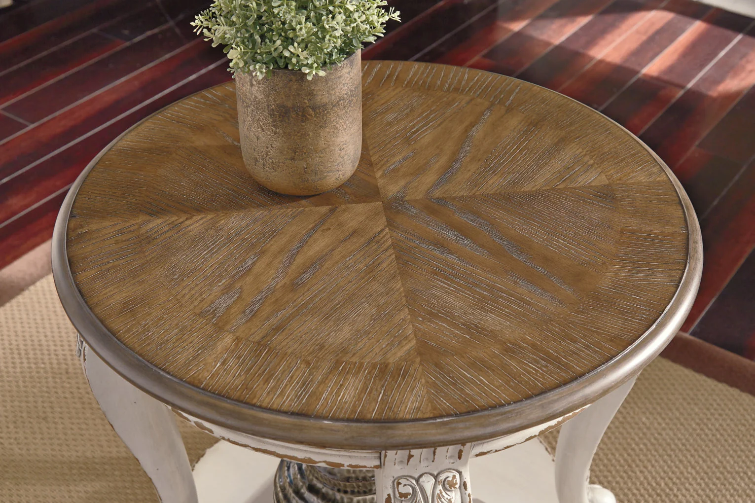 Realyn End Table - Image 18