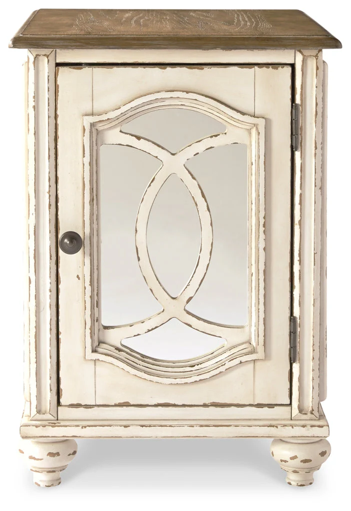Realyn End Table - Image 8