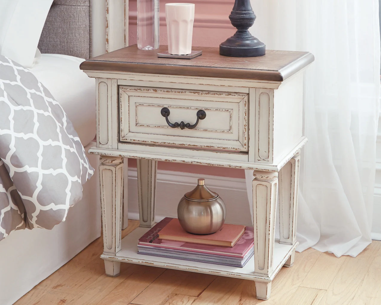 Realyn One Drawer Night Stand - Image 2