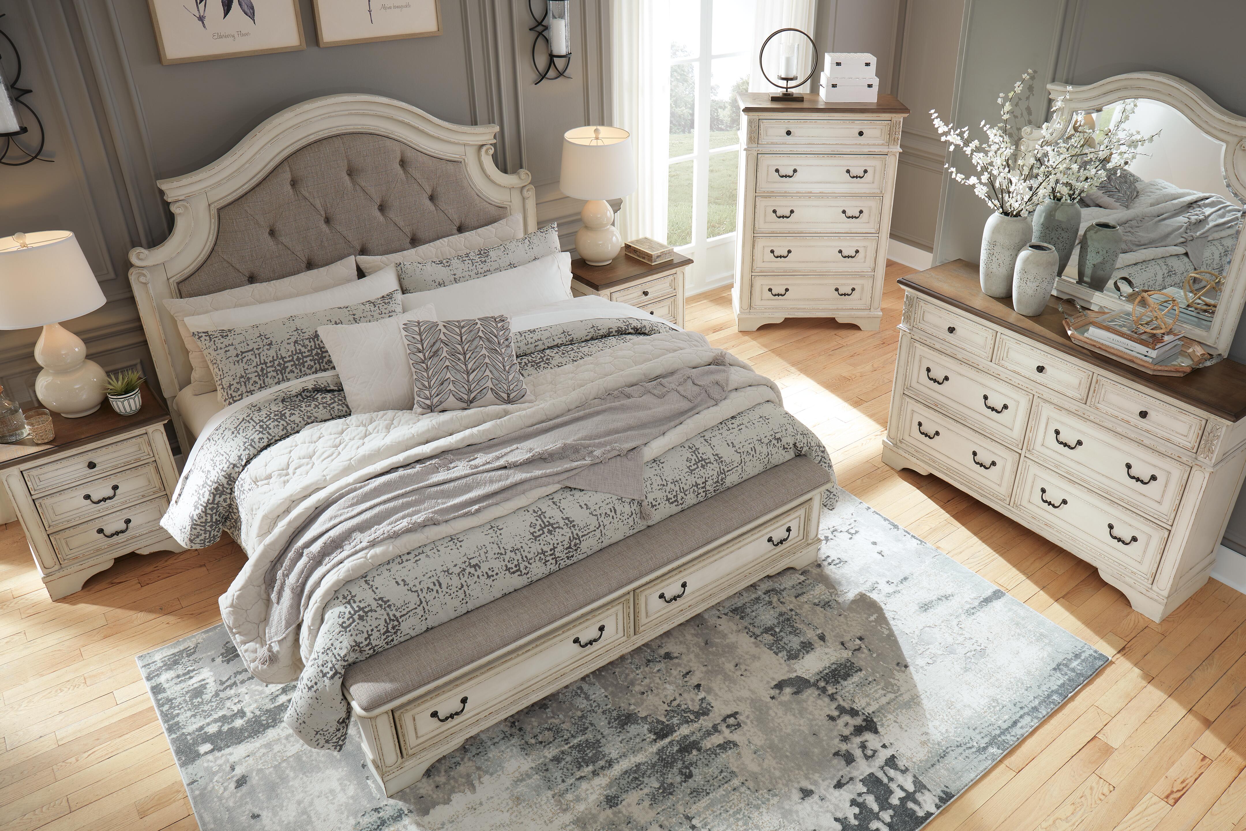 Realyn Upholstered Storage Bed - Image 11