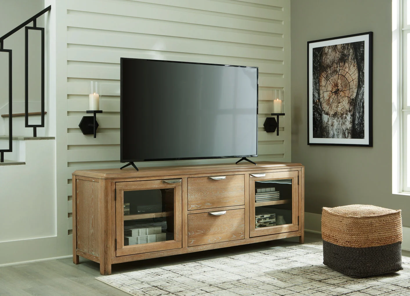 Rencott Extra Large TV Stand - Image 2