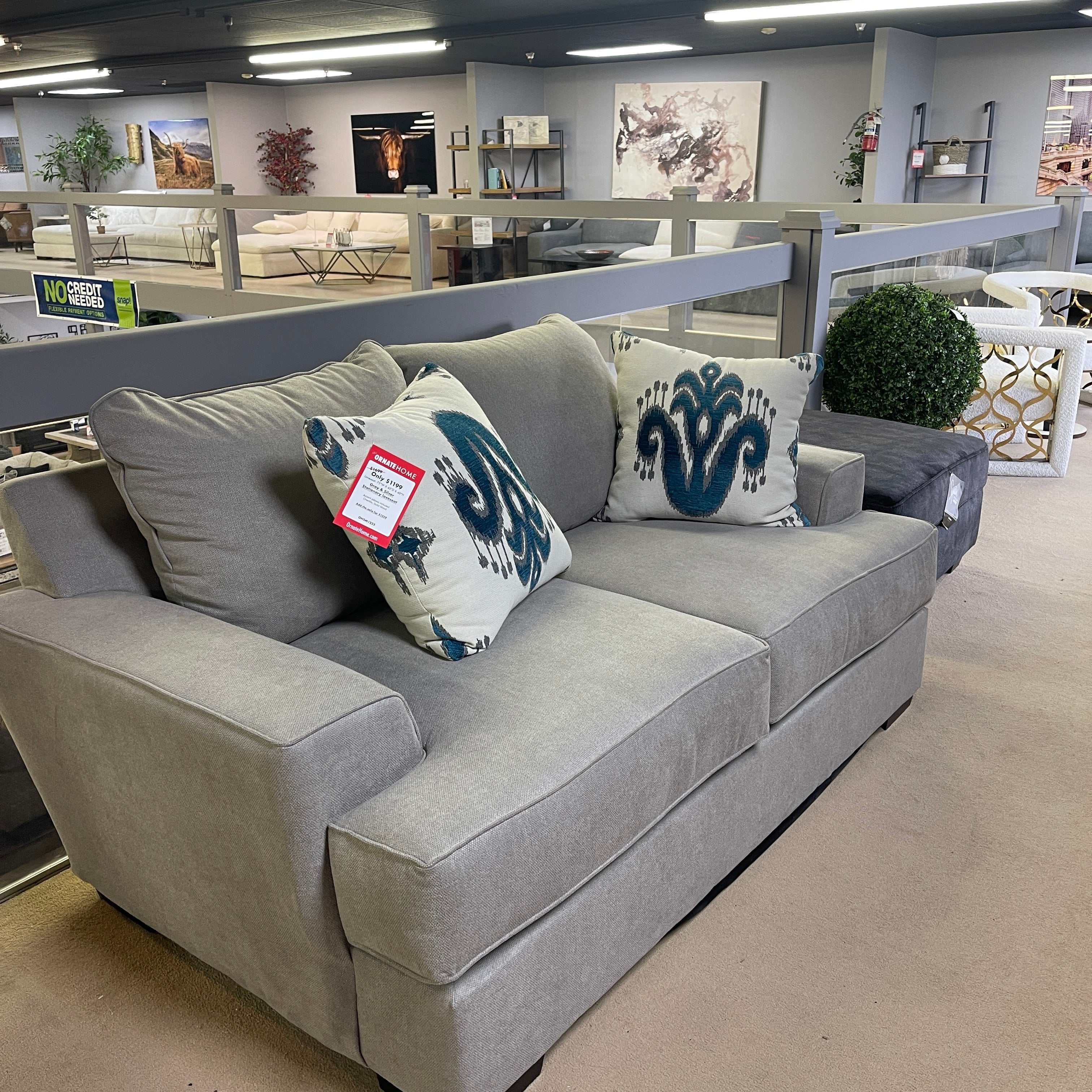 Renesmee Gray & Silver Stationary Loveseat - Image 5