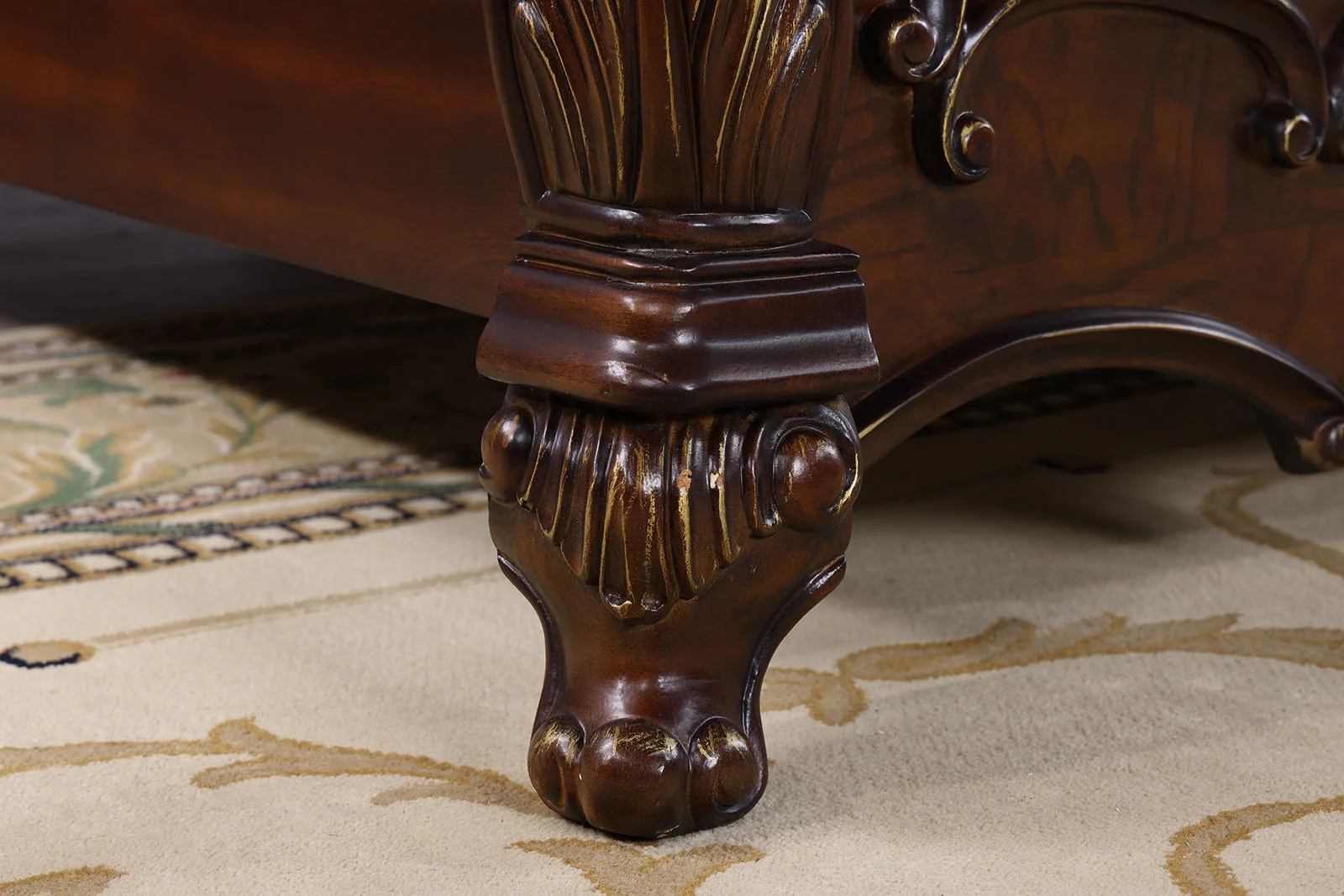 Roselli Dark Cherry 5 Pc. Queen Bedroom Set w/ 2NS - Image 5