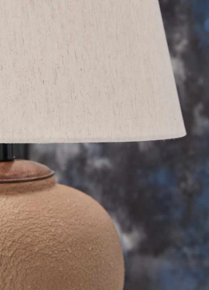 Scantor Metal Table Lamp - Image 3