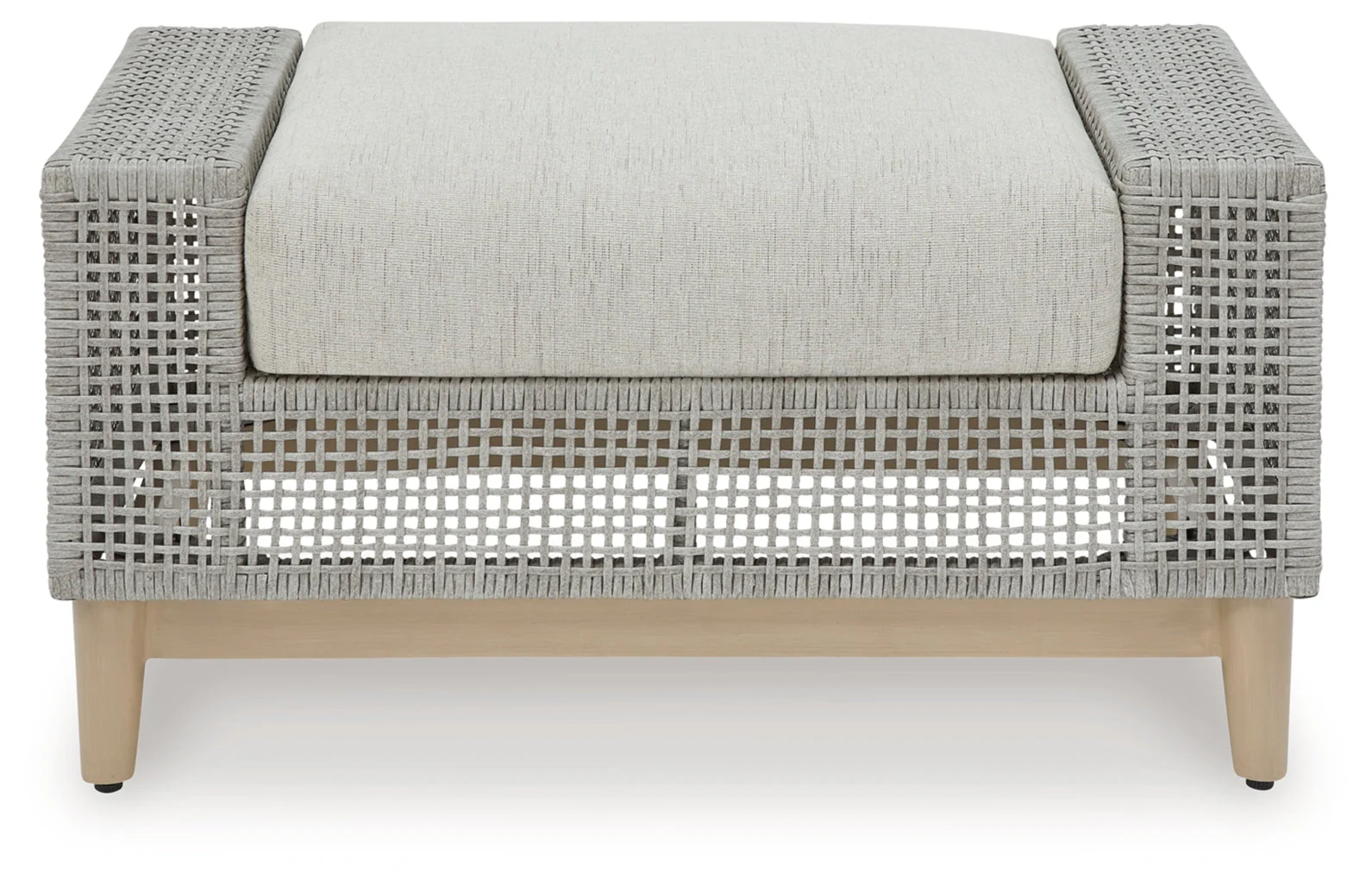 Seton Creek Outdoor Seating - Image 10