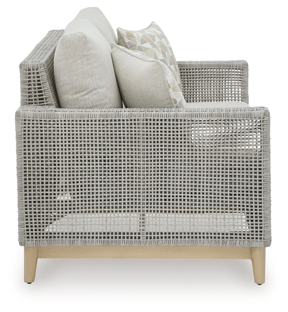Seton Creek Outdoor Seating - Image 13