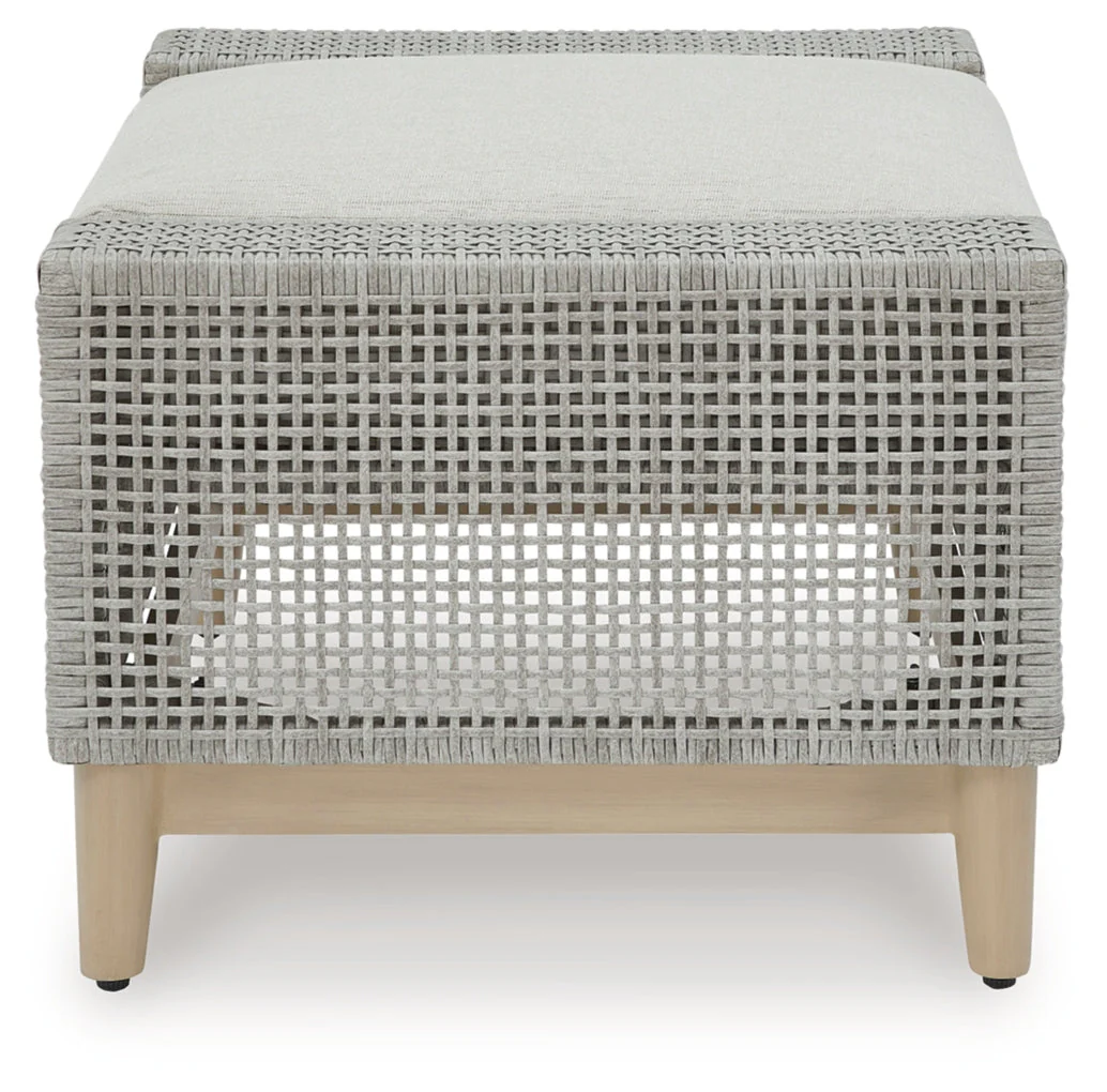 Seton Creek Outdoor Seating - Image 14
