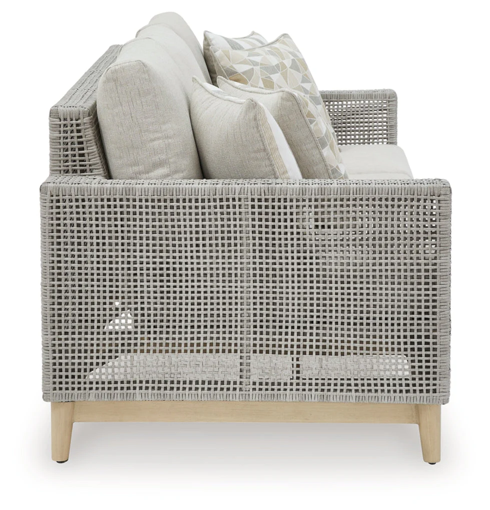 Seton Creek Outdoor Seating - Image 15