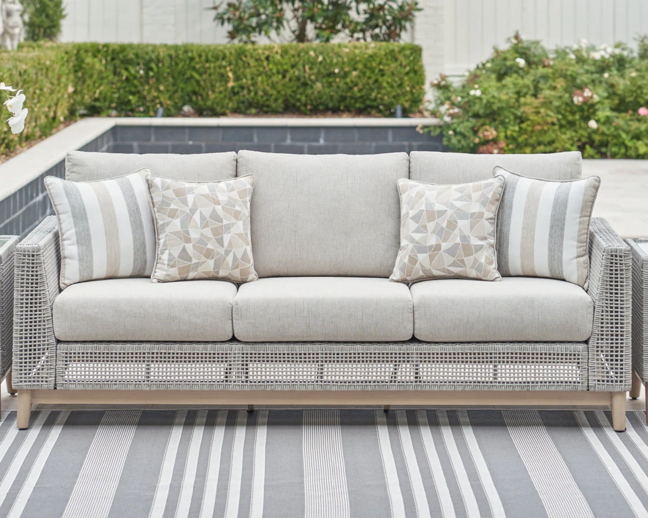 Seton Creek Outdoor Seating - Image 7