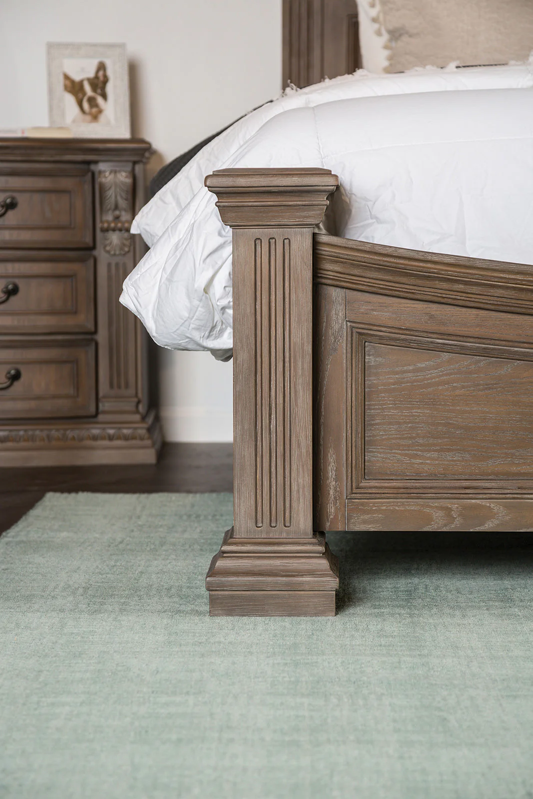 Sevenoaks Weathered Oak Queen Bed - Image 2