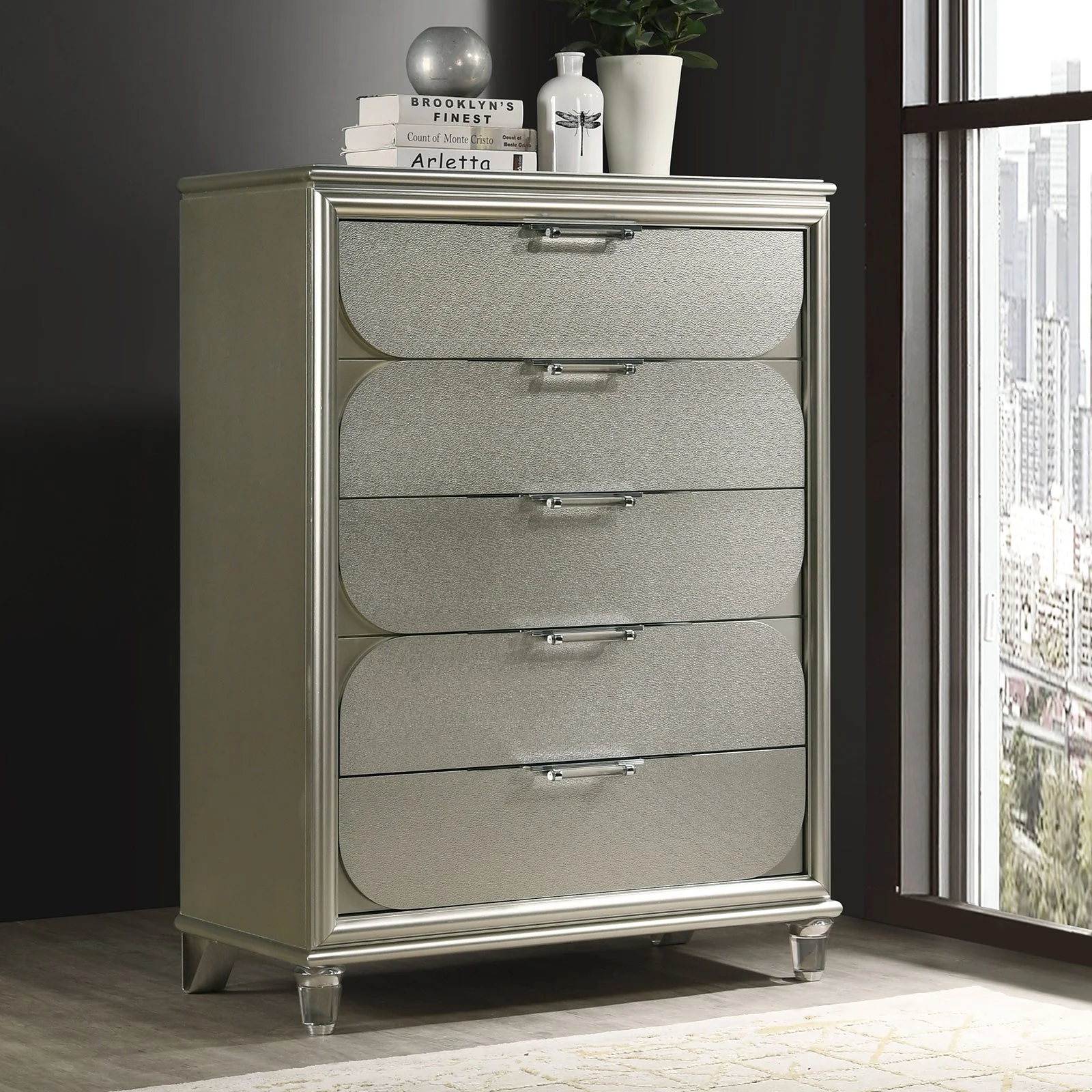 Sheridan Silver Queen 5 Piece Bedroom Set w/Chest - Image 5