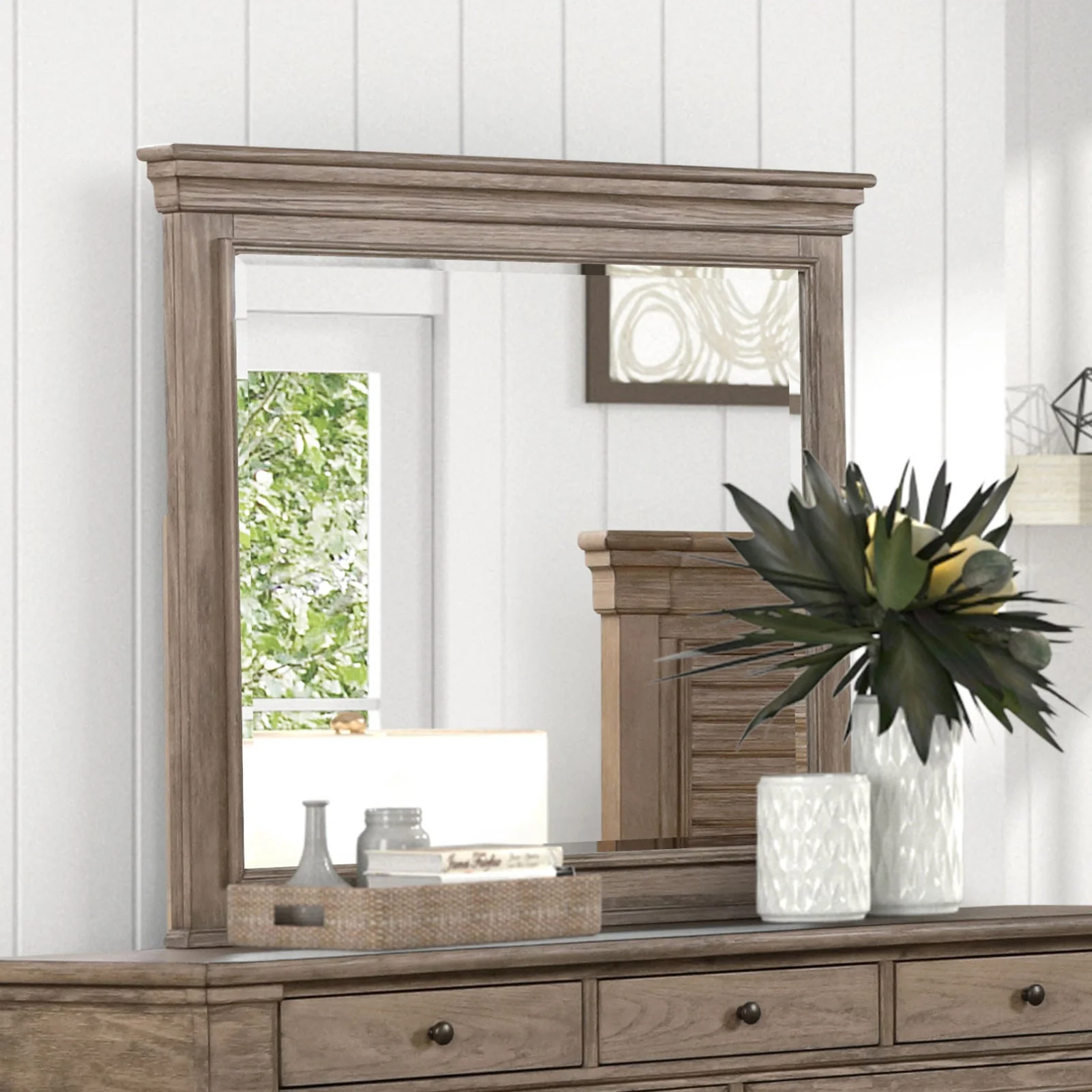 Sheringham Brown Queen 5 Piece Bedroom Set w/2 Nightstands - Image 4