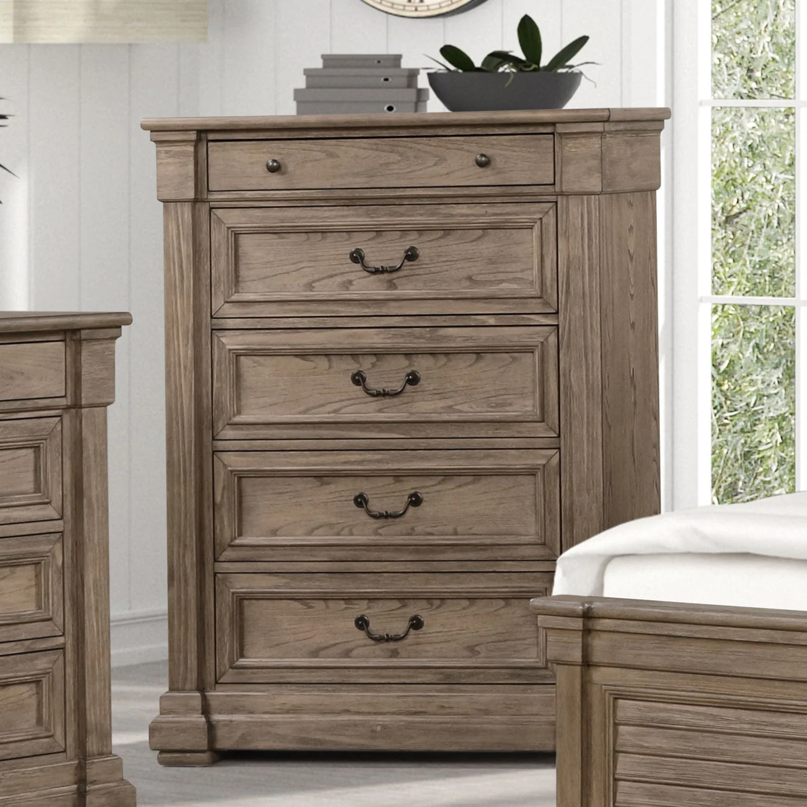 Sheringham Brown Queen 5 Piece Bedroom Set w/Chest - Image 3