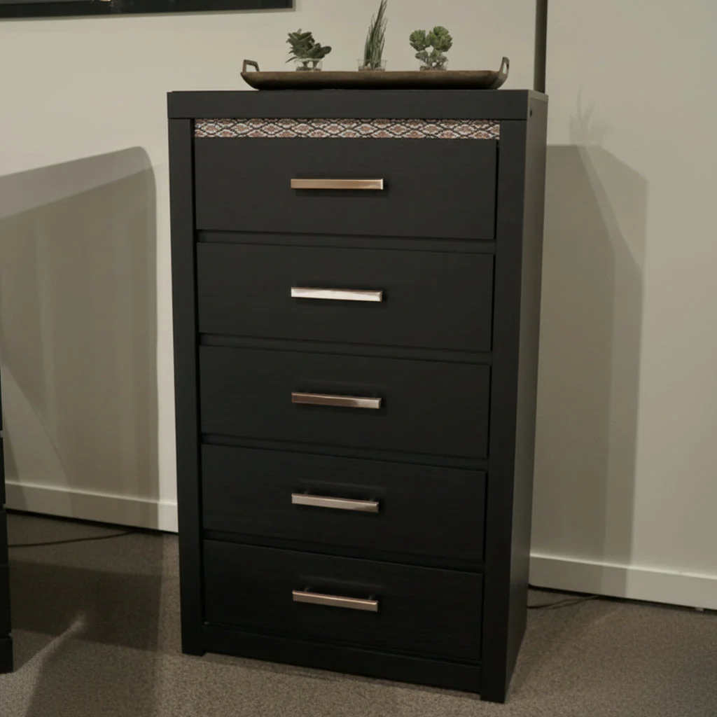 Shoralli Five Drawer Chest - Image 2