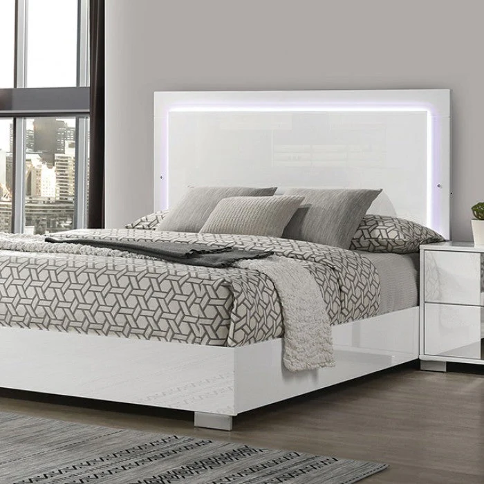 Sinistra White Queen 5 Piece Bedroom Set w/Chest - Image 2