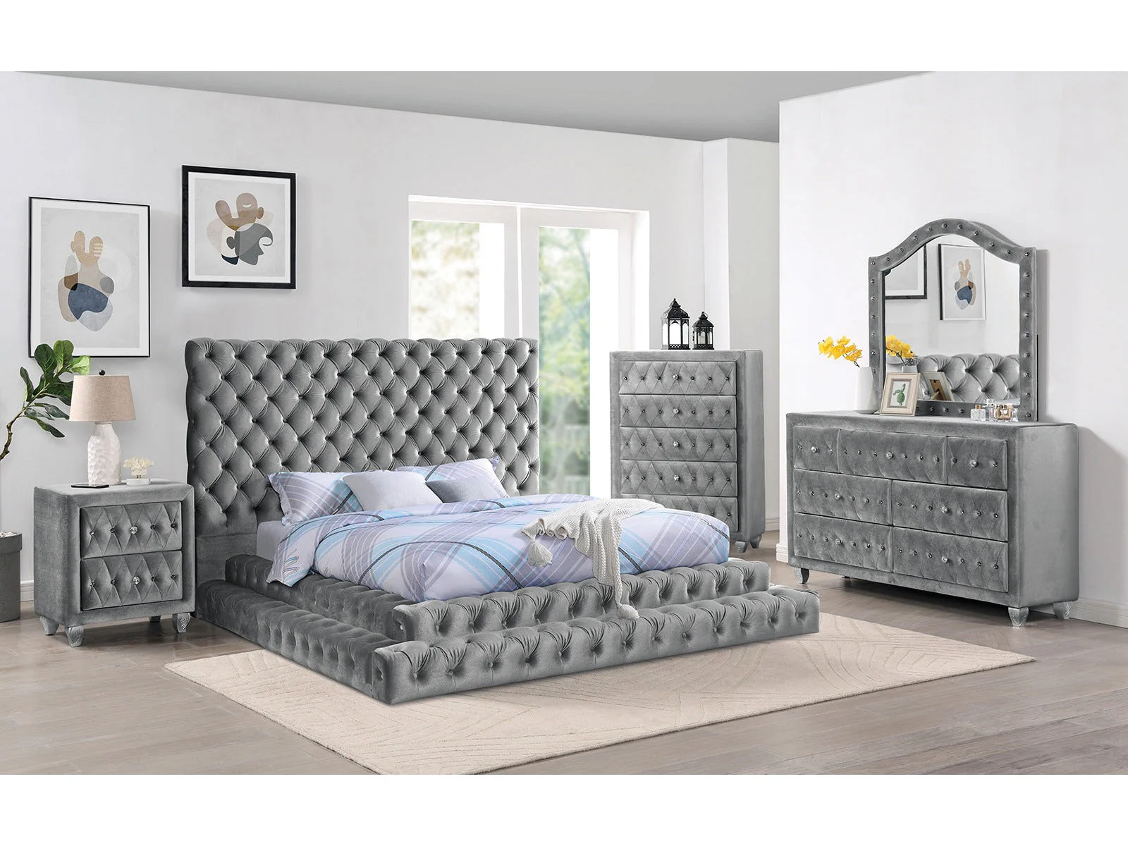 Stefania Gray 5 Pc. Queen Bedroom Set w/ Chest