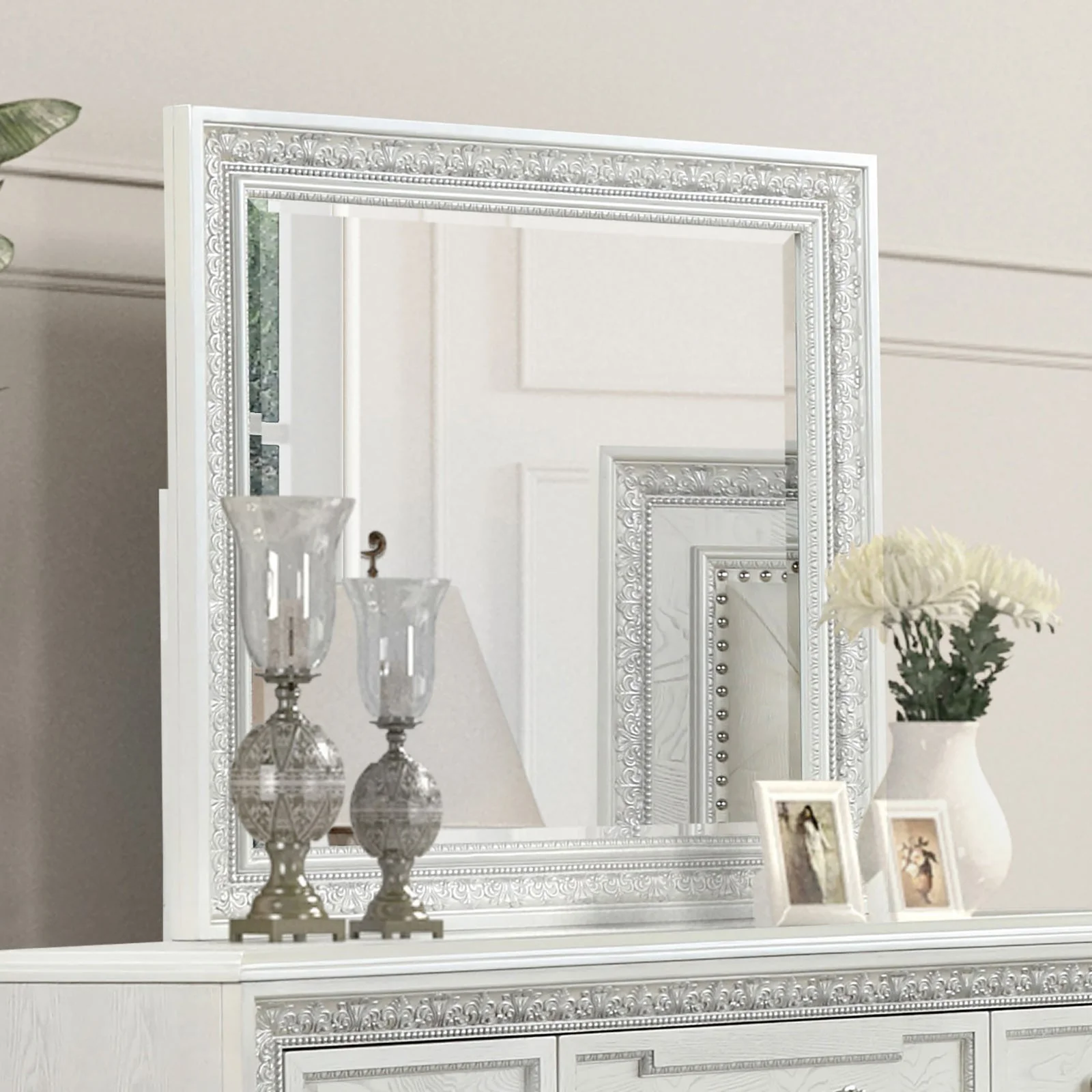 Stella Mia Creamy White Queen 5 Piece Bedroom Set w/Chest - Image 5