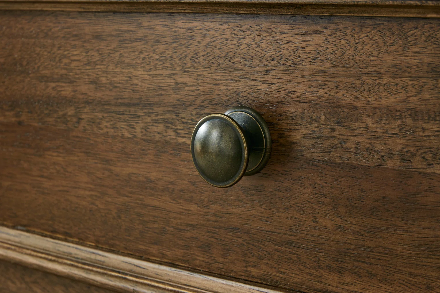 Sturlayne Dresser and Mirror - Image 4