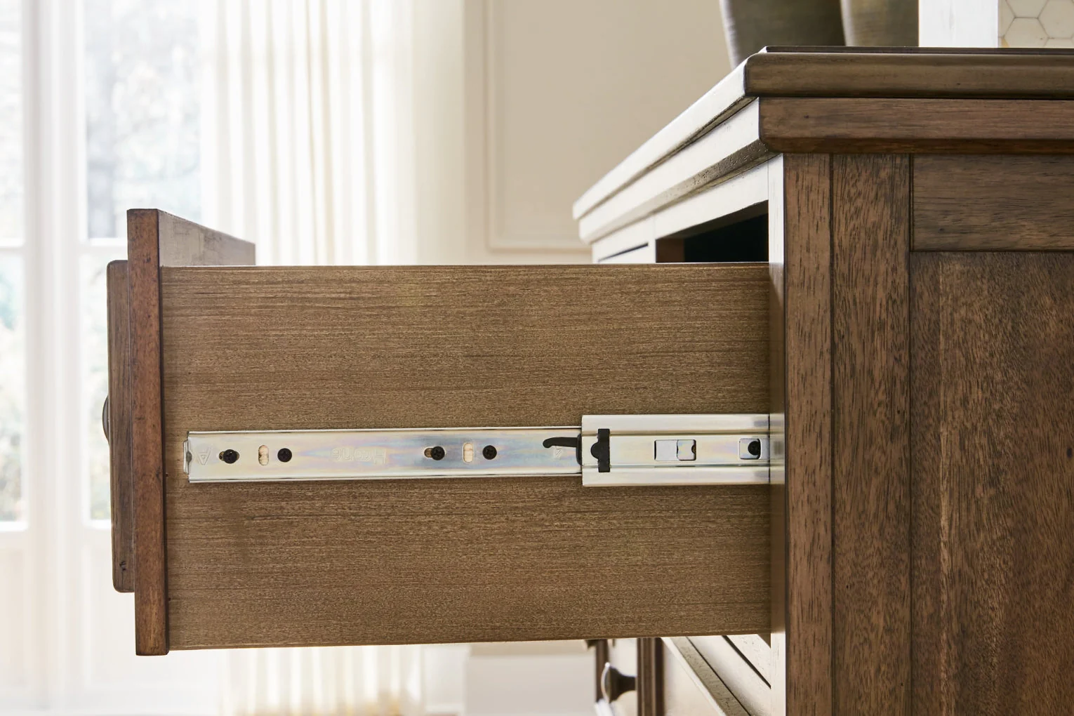 Sturlayne Dresser and Mirror - Image 6