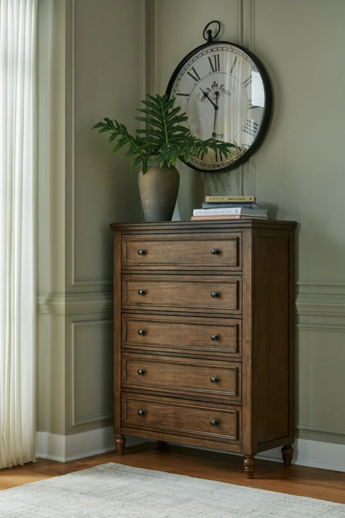 Sturlayne Dresser & Chest - Image 4