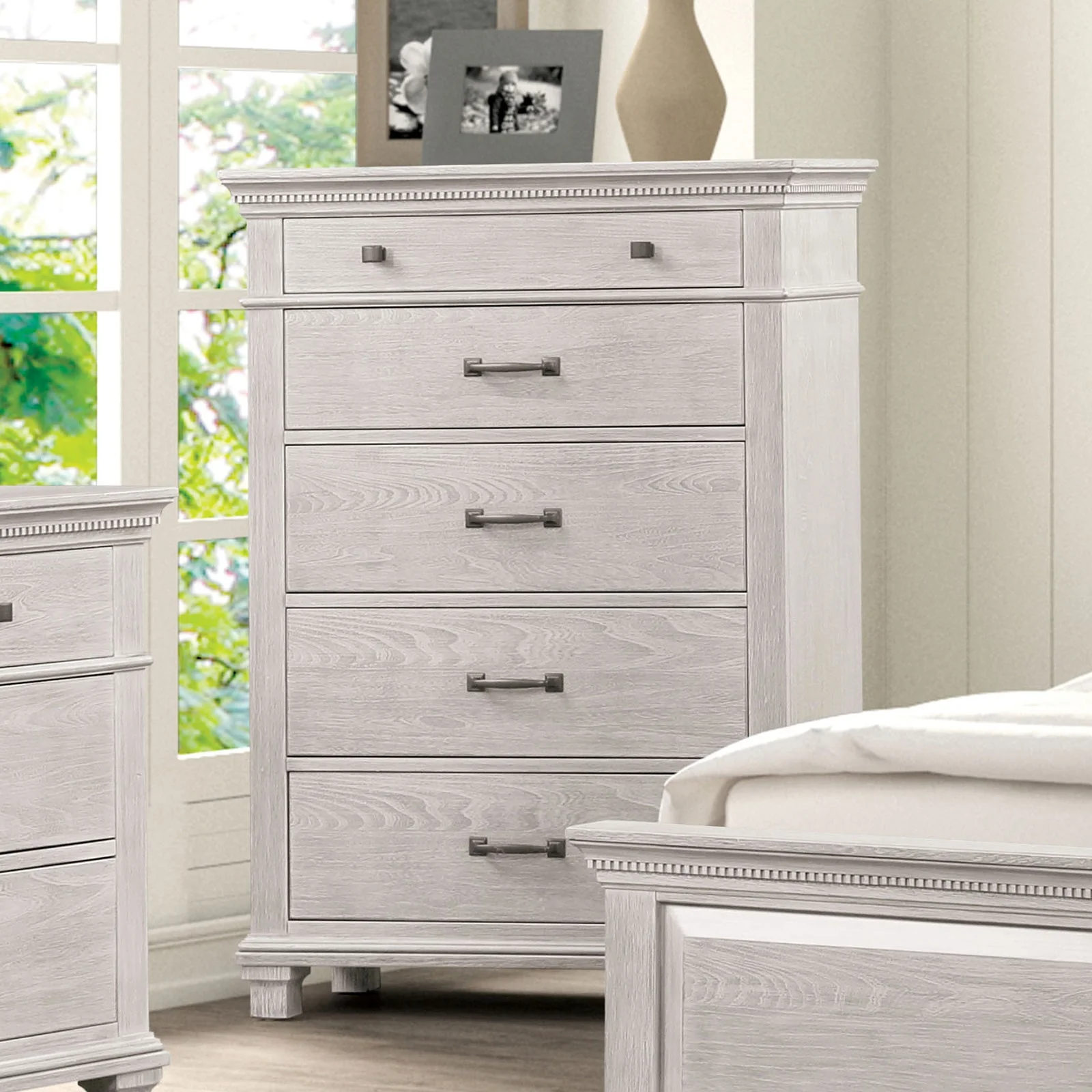 Swanley Weathered Gray Queen 5 Piece Bedroom Set w/Chest - Image 3