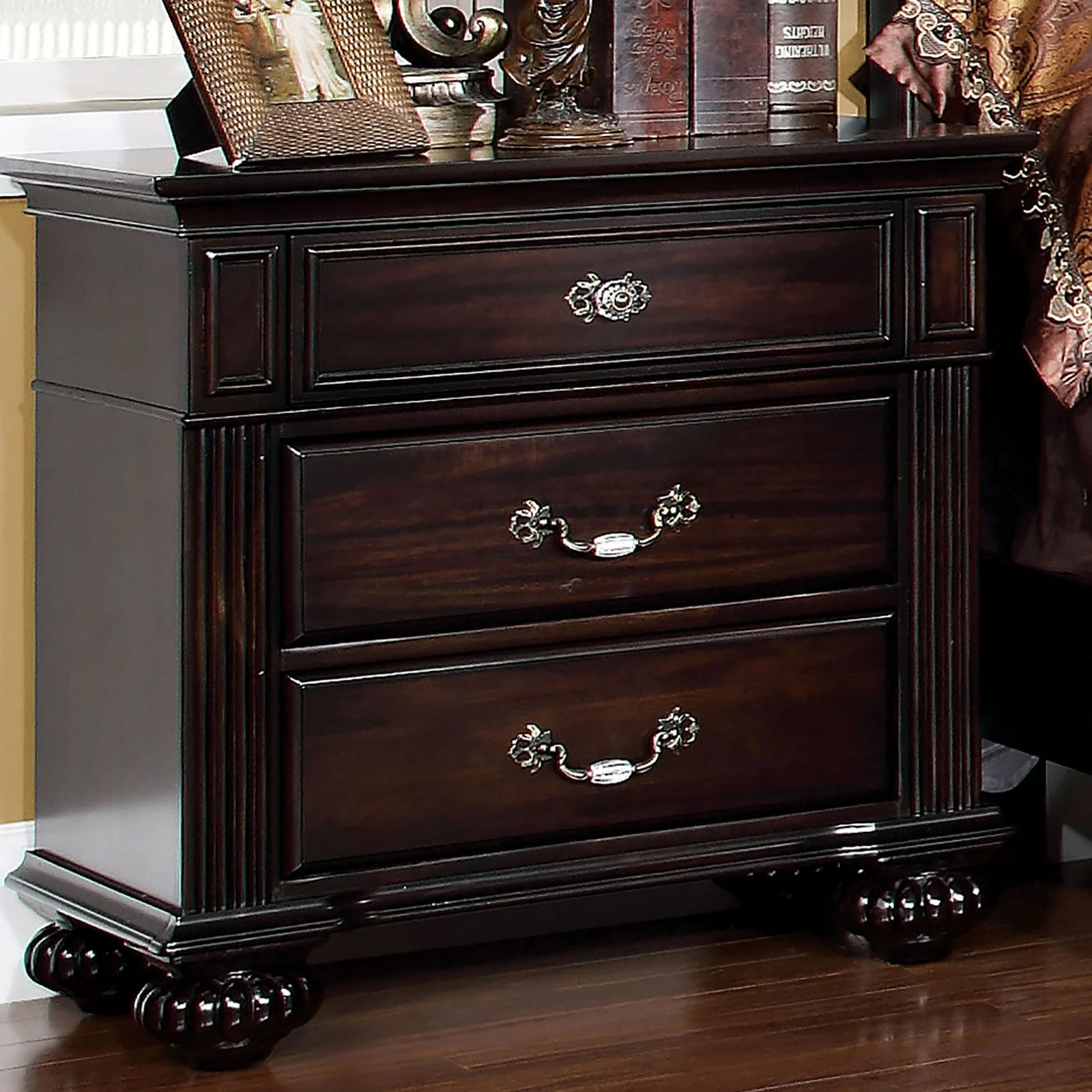 Syracuse Dark Walnut 4 Pc. Queen Bedroom Set - Image 8