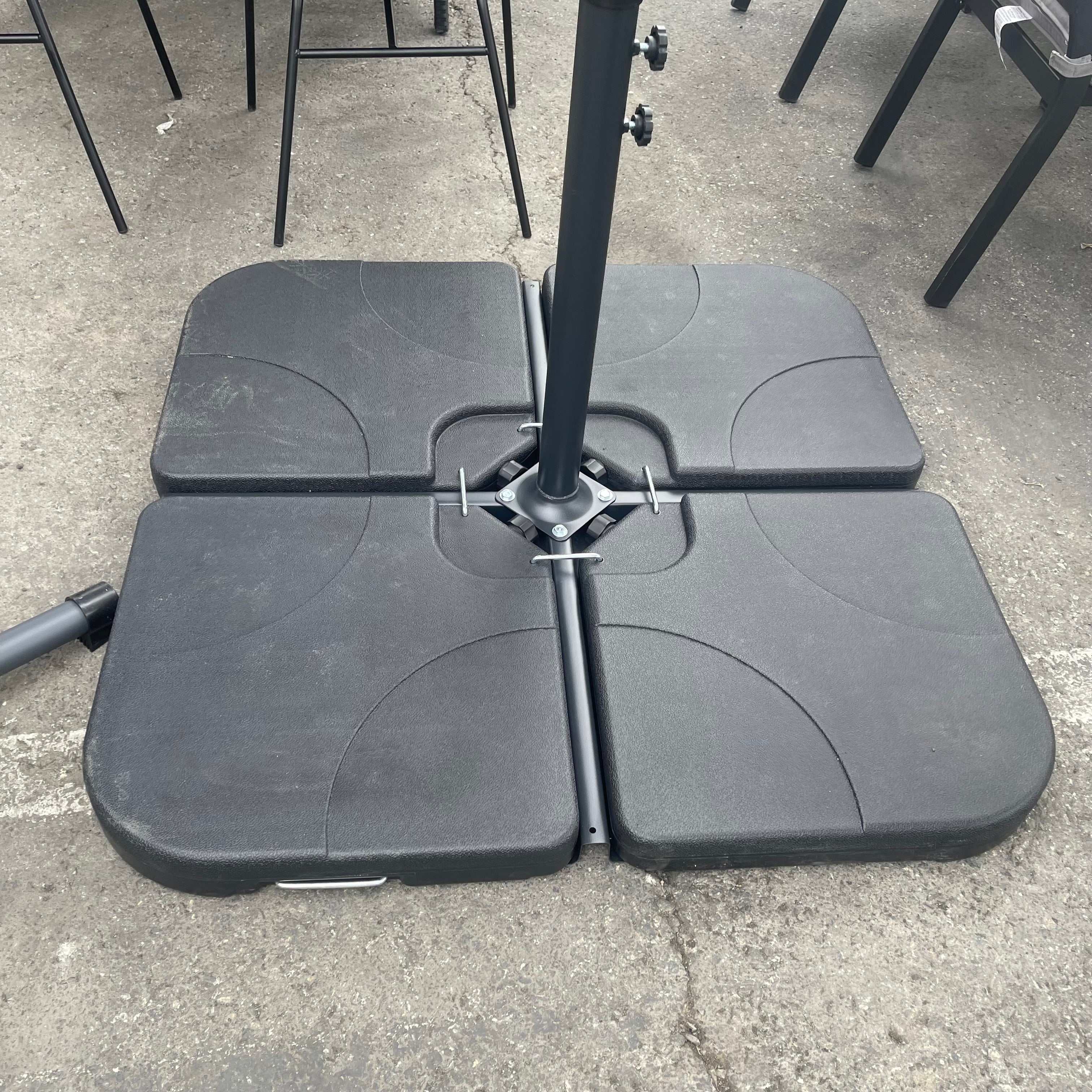 Tangram Black Umbrella Base w/ Handle - Image 4