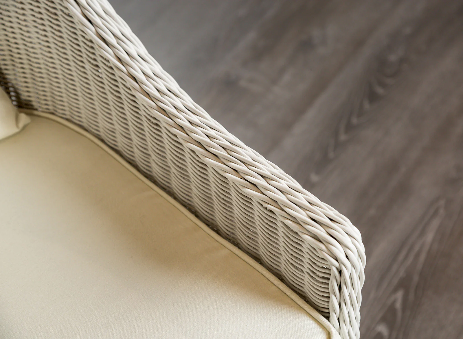 Tomohon White Swivel Outdoor Chair - Image 2