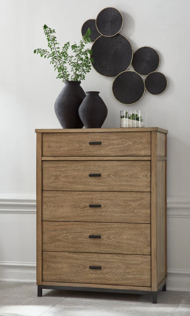 Tomtyn Dresser & Chest - Image 4