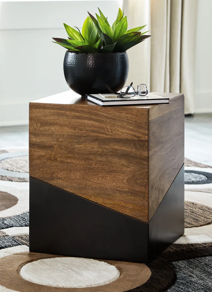 Trailbend Accent Table - Image 8