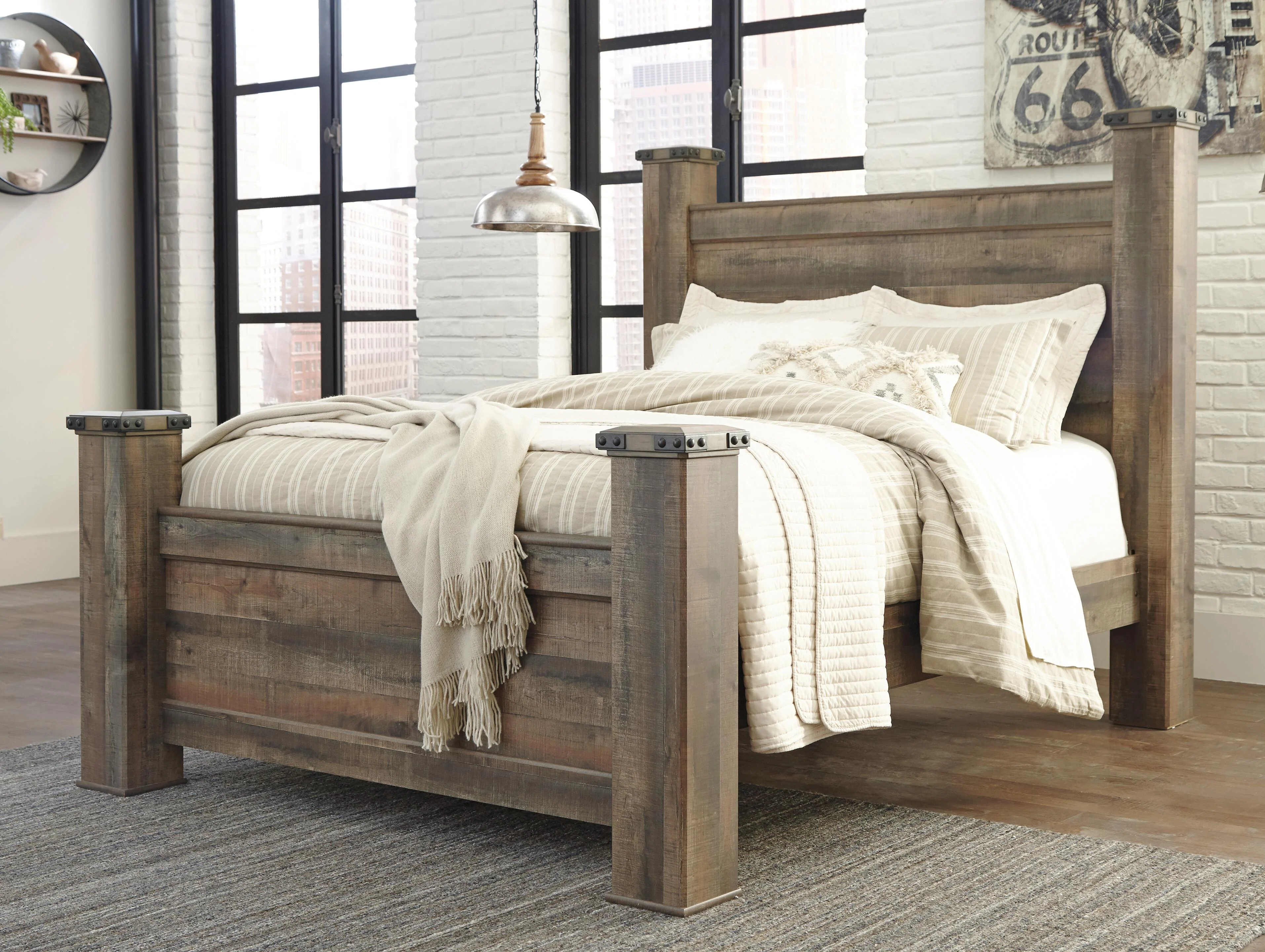 Trinell Poster Bed - Image 4