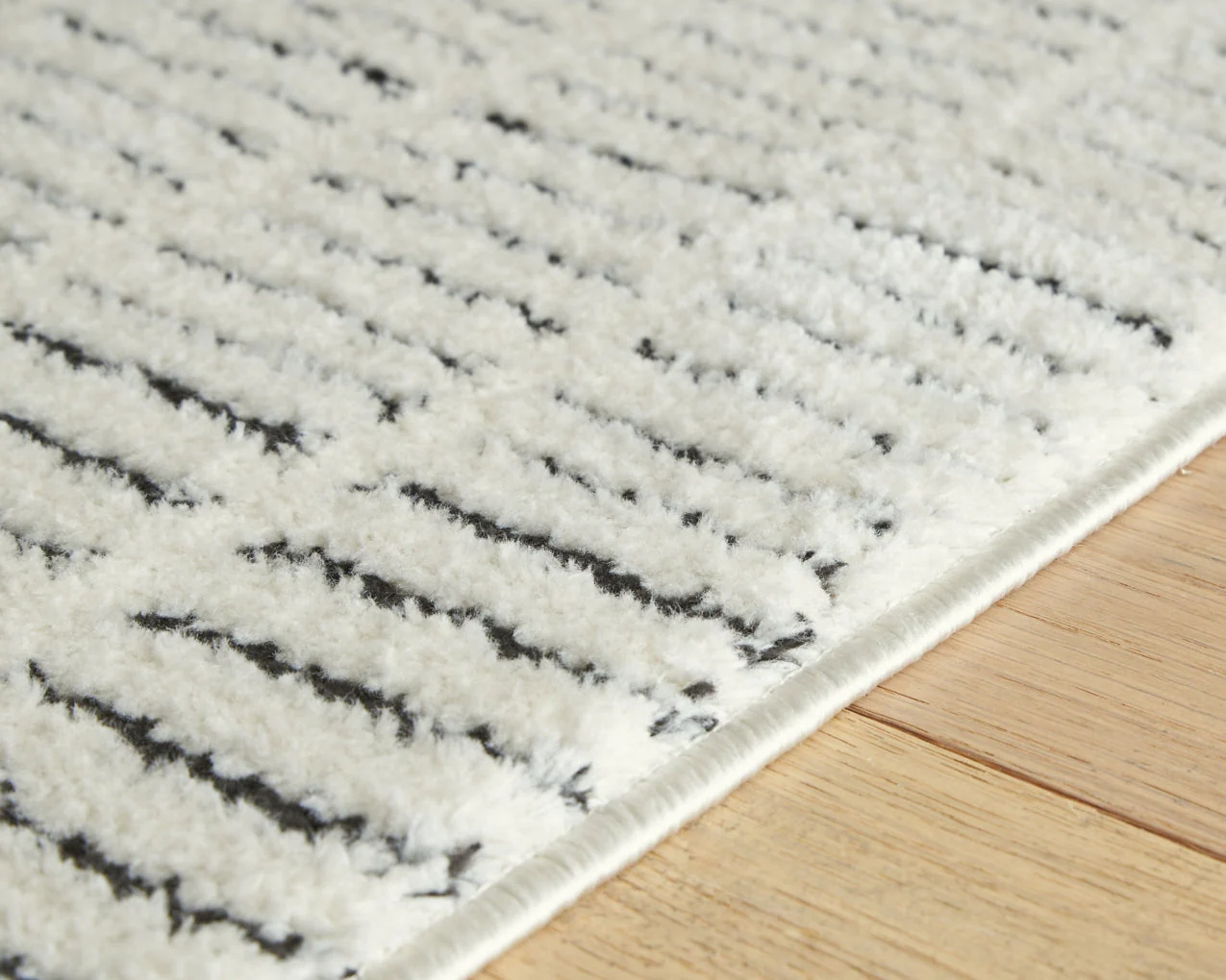 Turinwith Rug - Image 5