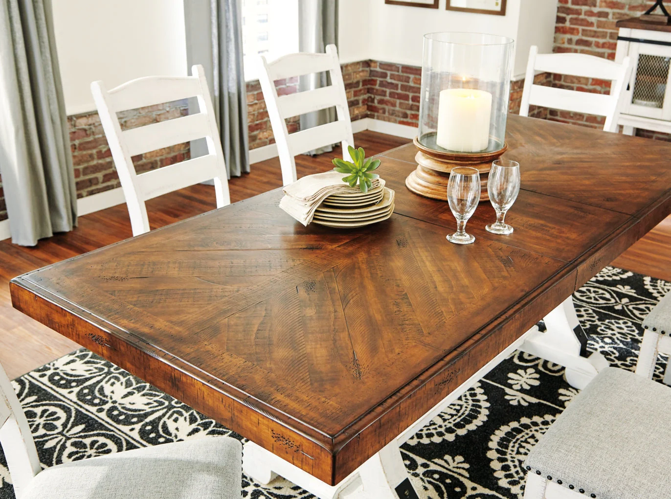 Valebeck Dining Table - Image 10