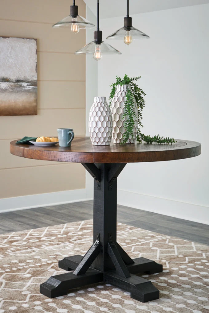 Valebeck Dining Table - Image 3
