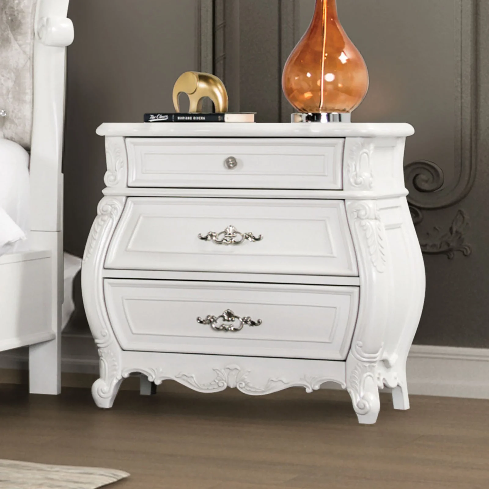 Valentini White 5 Pc. Queen Bedroom Set w/ 2NS - Image 6