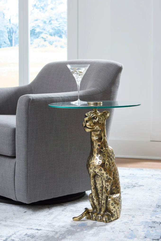Vallain Accent Table - Image 2