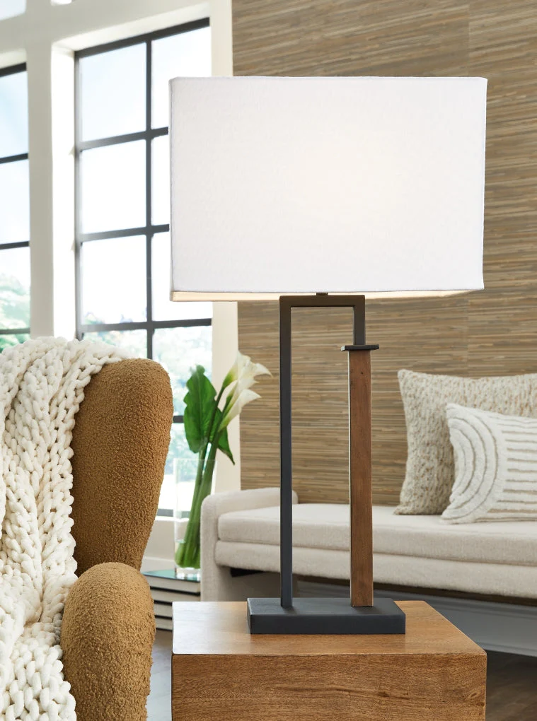 Voslen Metal Table Lamp - Image 2