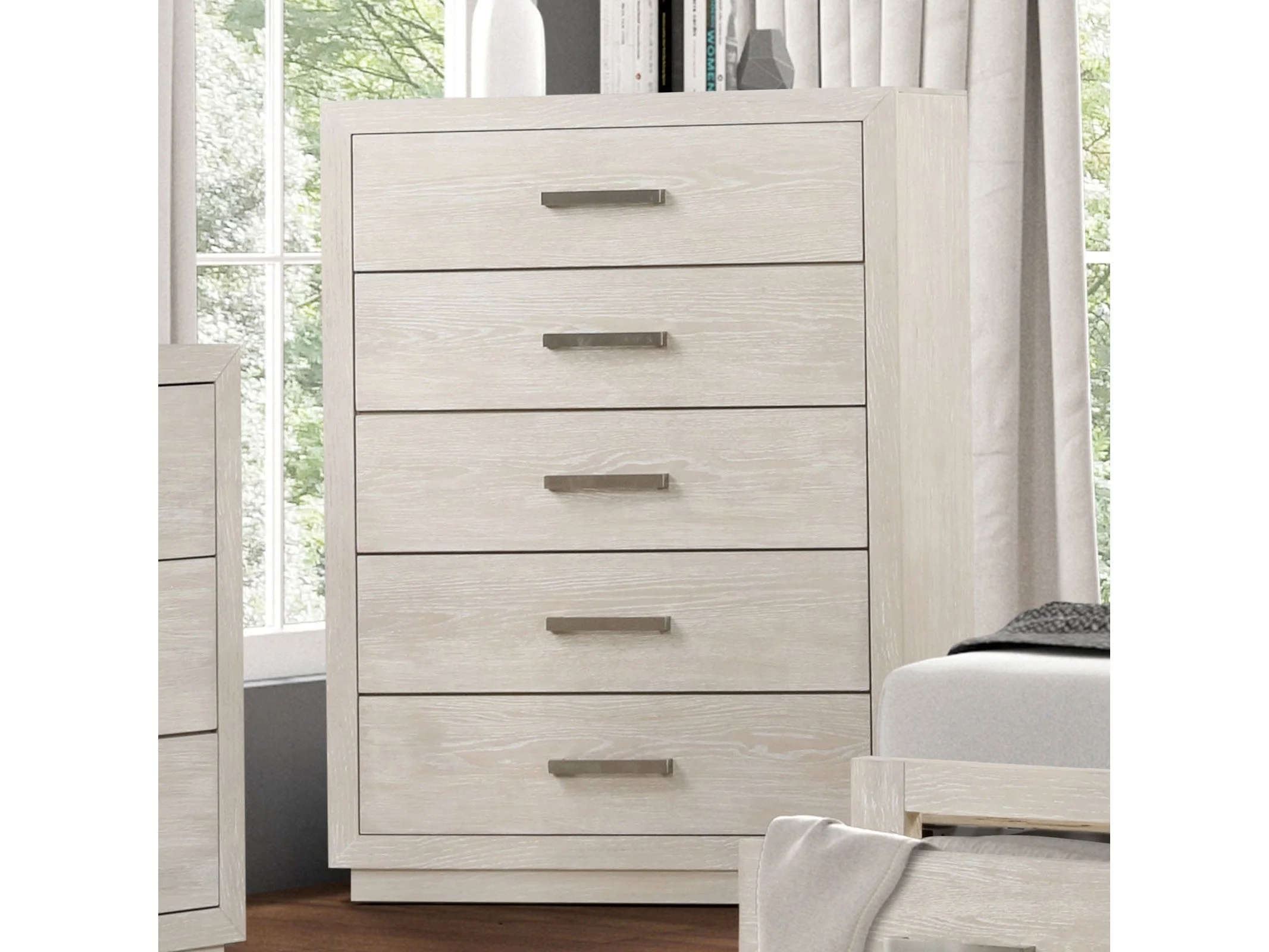 Wellingborough Light Gray Chest