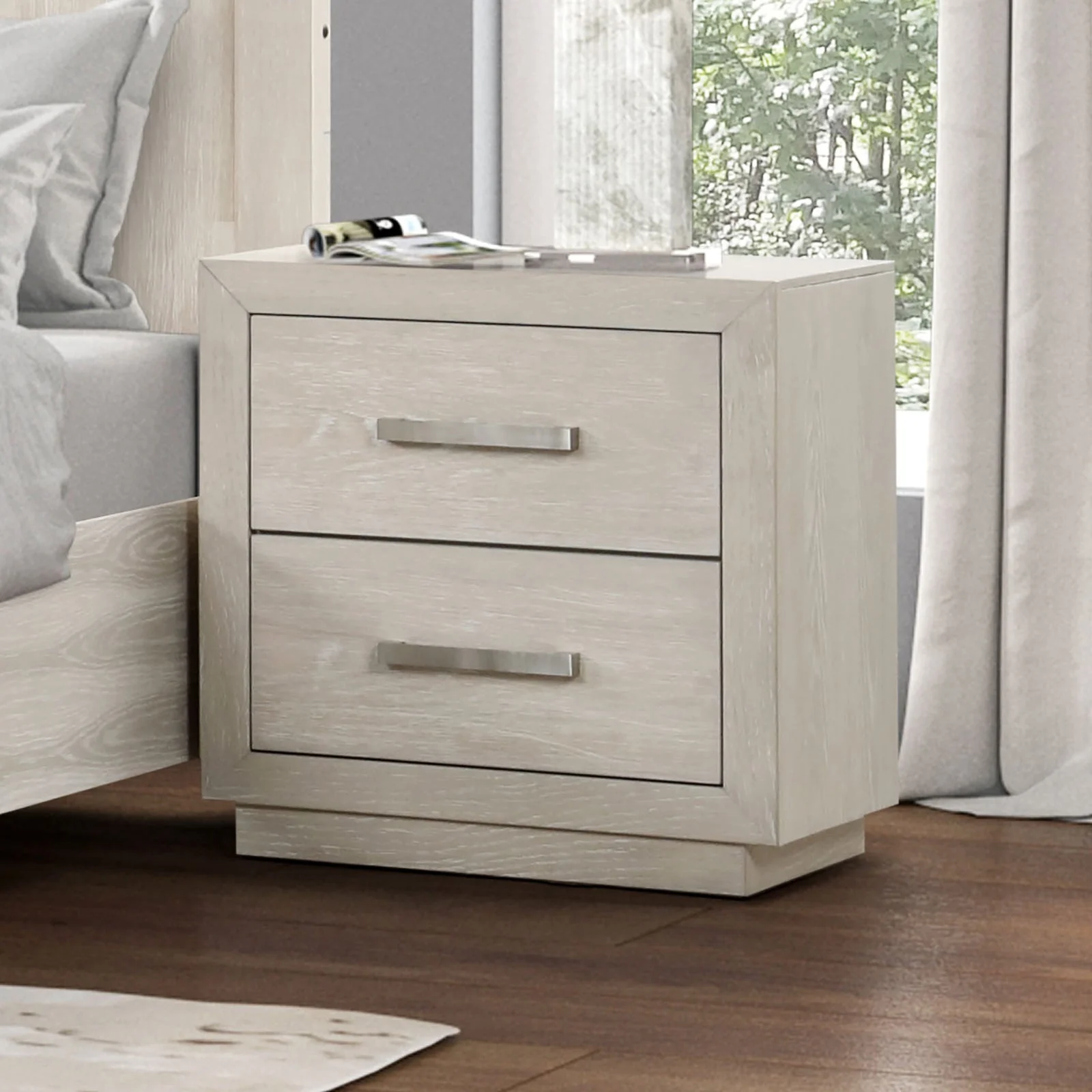 Wellingborough Light Gray Queen 4 Piece Bedroom Set - Image 3