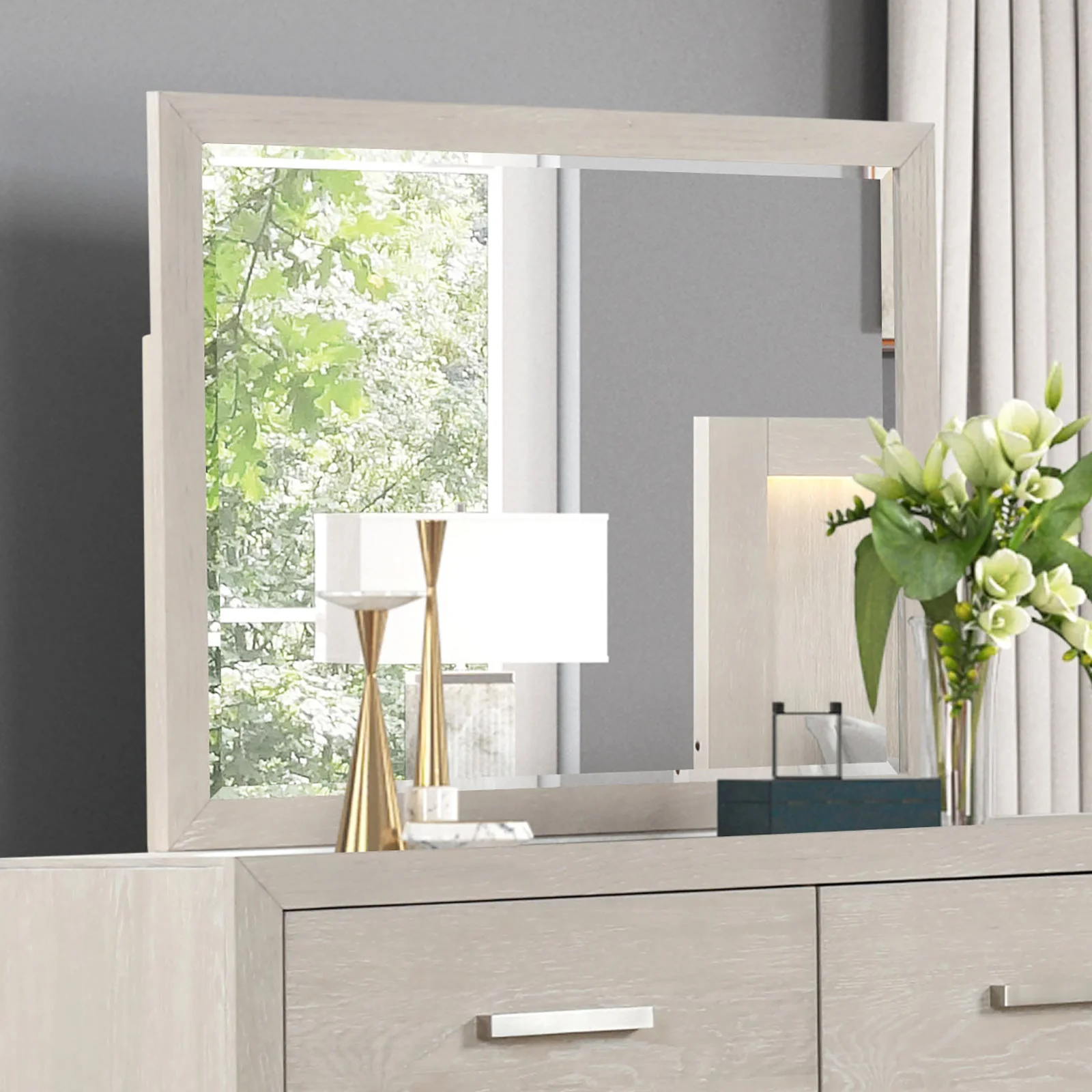 Wellingborough Light Gray Queen 5 Piece Bedroom Set w/2 Nightstands - Image 4
