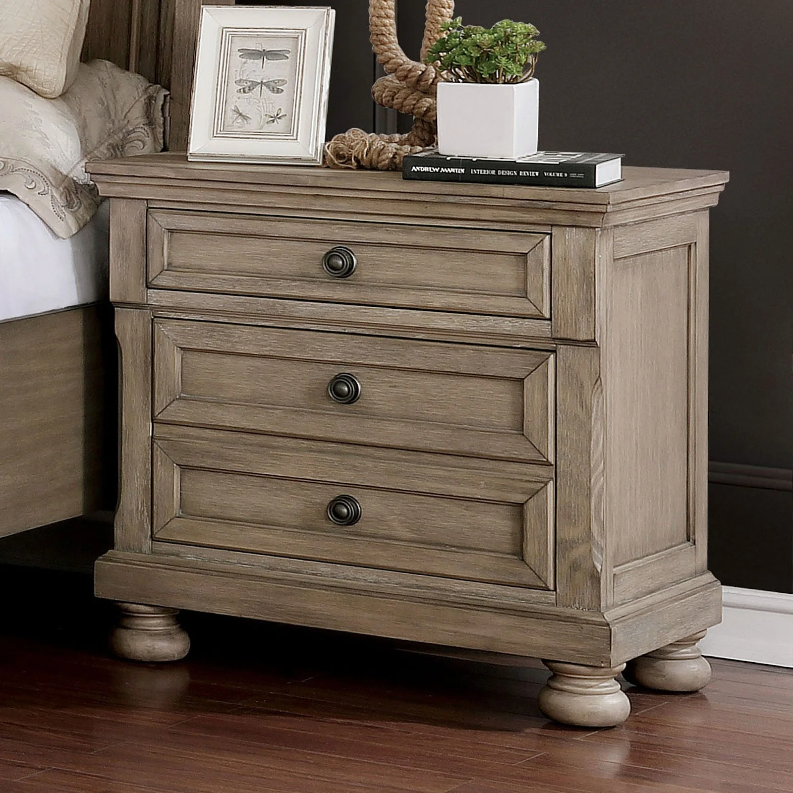 Wells Gray 5 Pc. Queen Bedroom Set w/ Night Stand - Image 6