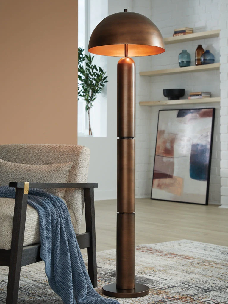 Wendfield Metal Floor Lamp - Image 2